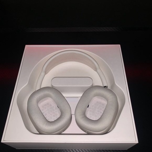 Apple AirPods Max - Silver - Picture 5 of 6